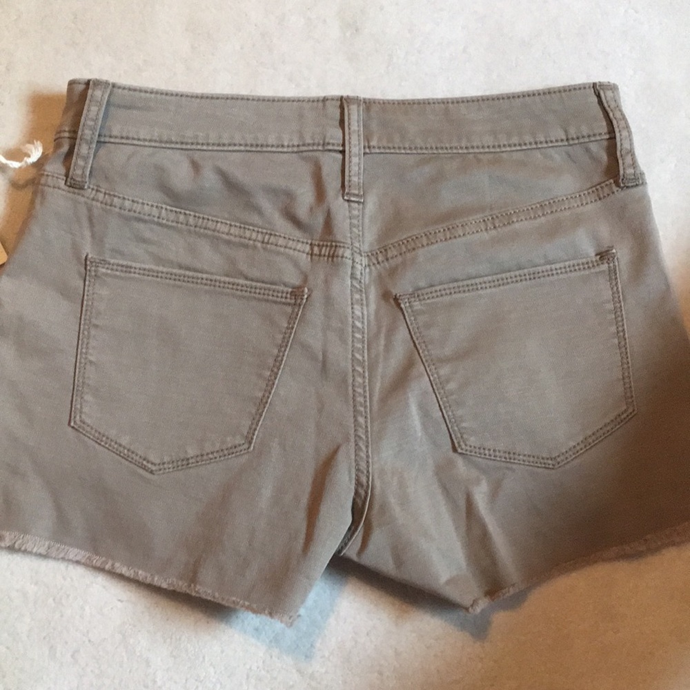 Shorts - Picture 3 of 3